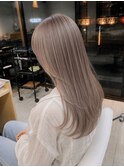 透明感たっぷりミルクティーグレージュのダブルカラー