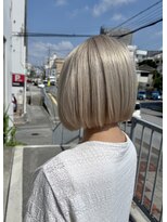 サロウィン 那覇店(SALOWIN) ホワイトブロンド×ミニボブ