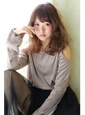 弾むカールのnaturalミディアムstyle