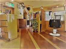 カットスペース ルーツ CUT SPACE ROOTSの雰囲気（レゲエが流れる店内でゆったり施術。思わず眠ってしまう方も…）