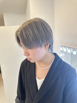 アルーシェウィズスカイ 原宿(Alushe with Sky) シルバーホワイト/ダブルカラー/ケアブリーチ/ハイライト