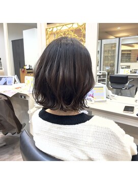 ワイスラッシュジングウ(Y / JINGU) イメージチェンジ《外はねボブ》