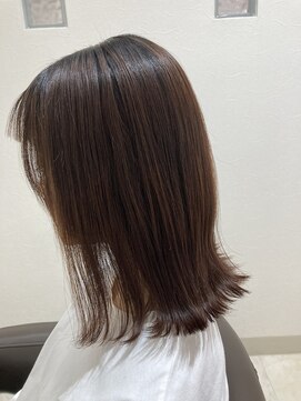 ラ ファブリック 草加(LA FABRIQUE) 【下田】肩ラインの外はねボブ