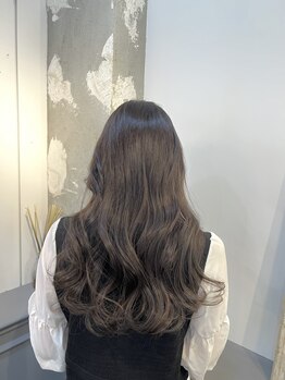ラム(L'am)の写真/ダメージを考慮して無理なく理想の色味へと近づけます。ケラチントリートメントでカラーも長持ち。