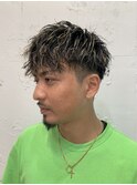 刈り上げスパイラルパーマメッシュキャップハイライトメンズヘア