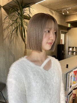 カート バイ デコ(Kurt by DECO) 【友都】ナチュラルなホワイトブロンドベージュボブ