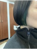 耳にかけた時に気になる白髪もおしゃれに変化!オリーブインナー