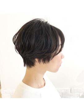サロン ド ユーア(salon de yuua) 30代40代50代60代　広島　中区大手町美容院　くびれショートヘア
