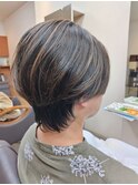 白髪染めハイライトショート