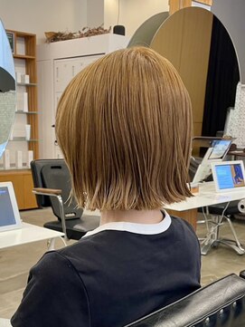 アコロン 武蔵小杉(acoron.) 軽やかベージュの抜け感ショートボブ【武蔵小杉】