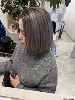 アストレアバイイーリス(ASTRAEA by Iris)&nbsp;福津/シャドウルーツ/バレイヤージュ/ミディアム/20代/30代/40代