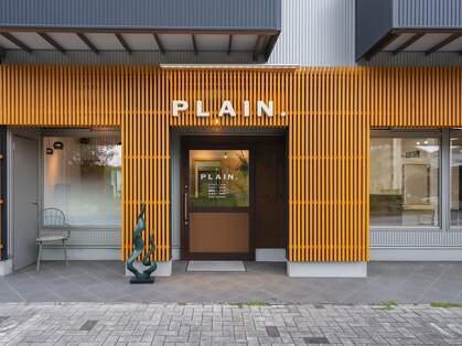 プレイン(PLAIN.)の写真