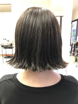 トモズヘアデザイン(Tomo's Hair Design) 【tomos】外はねボブ