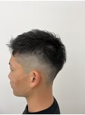 30代40代メンズ刈り上げフェードスタイルかき上げ短髪ワイルド