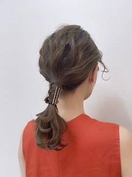 リノショアーズ 日本大通り店(RINOSHORES) 大人美人アッシュブラウンブラウンゆるっとローポニーmaaya