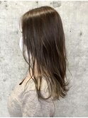 ベージュブラウン