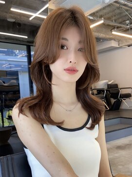 フォンズ(FONS) 大人ガーリーレイヤーカット ワンカールヘア 20代30代40代