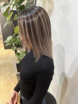 メリー オオサカ(Merly Osaka)&nbsp;筋感しっかり！柔らかベージュのバレイヤージュ