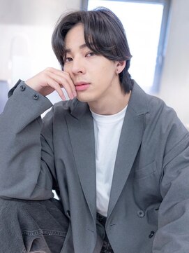 イオ 本厚木(io) センターパートニュアンスパーマコンマバングアッシュブラック