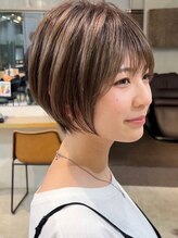 ビュー フクオカ(VIEW FUKUOKA) 大人ショートカットウェットヘアオリーブベージュデザインカラー