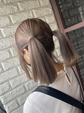 リー 東三国(Lee) ツインテール×ミルクティーベージュ