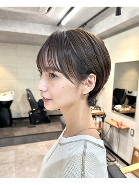 ブルック(BROOK) 耳かけマッシュショート/柔らかグレージュハイライト　BROOK