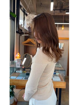 ブラント(BRUNT) カラーで出来る透明感あるベージュ