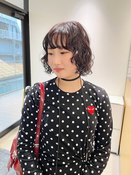 ホロ(hollo) レイヤーカットウルフパーマウェーブくるくるパーマ
