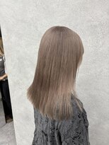 ホワイト 梅田(white)&nbsp;寒色寄りミルクティーベージュ>