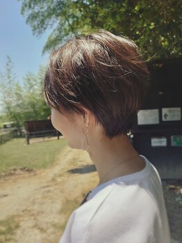 アウル ヘア ヴィレッジ(OWL hair village)の写真/女性らしい柔らかさが魅力の夏の爽やかショートヘア☆暑くなってきたらショートで心も軽やかに♪