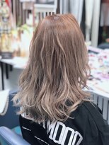 ベローチェ 外国人風シルバーグレージュ