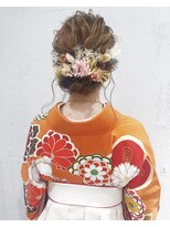 ケンジ ツルヤチョウ(KENJE tsuruyacho)&nbsp;成人式・卒業式ヘア＊　ゆるふわまとめ