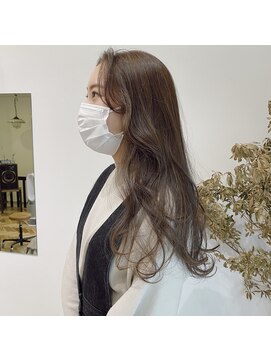 マウロア(MAULOA) "韓国式レイヤー×ハイライトカラー"ayumi