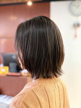 クオリス 上福岡店(QUALIS) ベージュ/ミディアム/外ハネ/20代30代40代/前上がり/小顔/