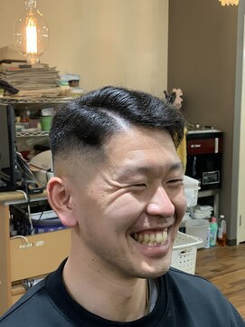 理容ドラゴン スキンフェードカット