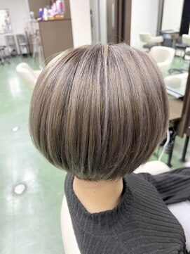 ゼロ(Zero) 大人可愛い20代30代40代小顔ハイライトショートボブ