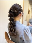 ハイポニーのツイン編み下ろし＊