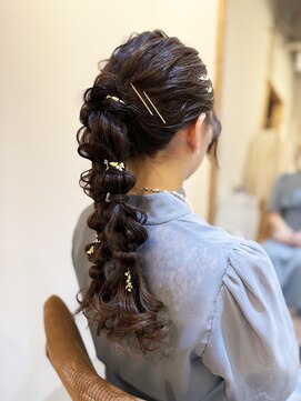 アトムテ(atomte) ハイポニーのツイン編み下ろし＊