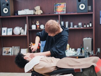 理容ガマの写真/◆シェービングが好評◆ひげや眉もヘアスタイルと共に整えて、清潔感UP＆好印象のデキる男になりましょう！