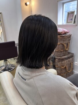 ノーリード(notre Lead) ブルーブラック×重ためボブ