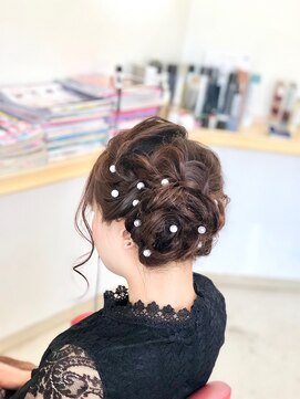 ウィッチ(witch) お呼ばれヘアアップ