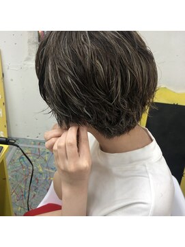 カノイ(KANOI) 【20/30/40代にオススメ】流し前髪シンプルショート*