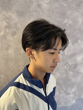 アクストスタイル(axt style) 長めセンター分けツーブロック