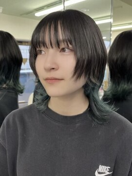 ハチ(HACHI) 中性ウルフ×インナーカラー