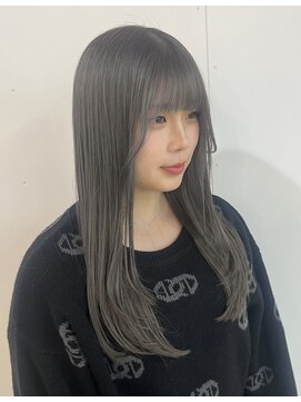 ルームスヘアー(Rooms Hair) グレーカラー　顔まわりレイヤー