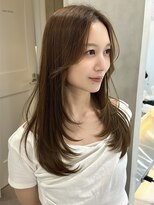 アイユー(ii+U)&nbsp;【ナチュラルレイヤー】顔周りから動きのあるレイヤーカット