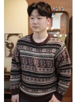 エディ(Edy)&nbsp;メンズセンターパートカルマパーマ刈り上げ韓国ヘアカルマヘア