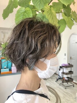 イデール(ideaile) センターパートショートボブ