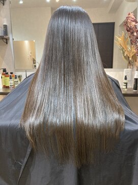 カルム(calme) 梅雨のまとまらない髪にお勧め○酸熱融合カラートリートメント