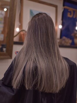 ダラ(DARA)の写真/【あなたの理想のストレートヘアに♪】自然な仕上がりの縮毛矯正で艶と潤いのあるサラツヤ髪になれる＊